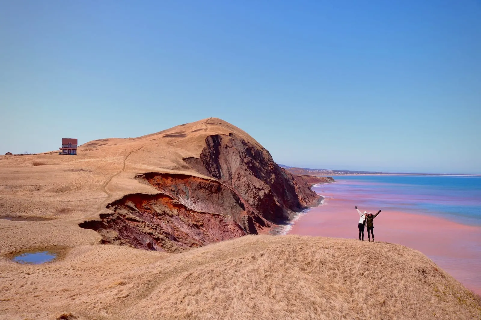 Vue sur les Buttes des Demoiselles aux Îles-de-la-Madeleine